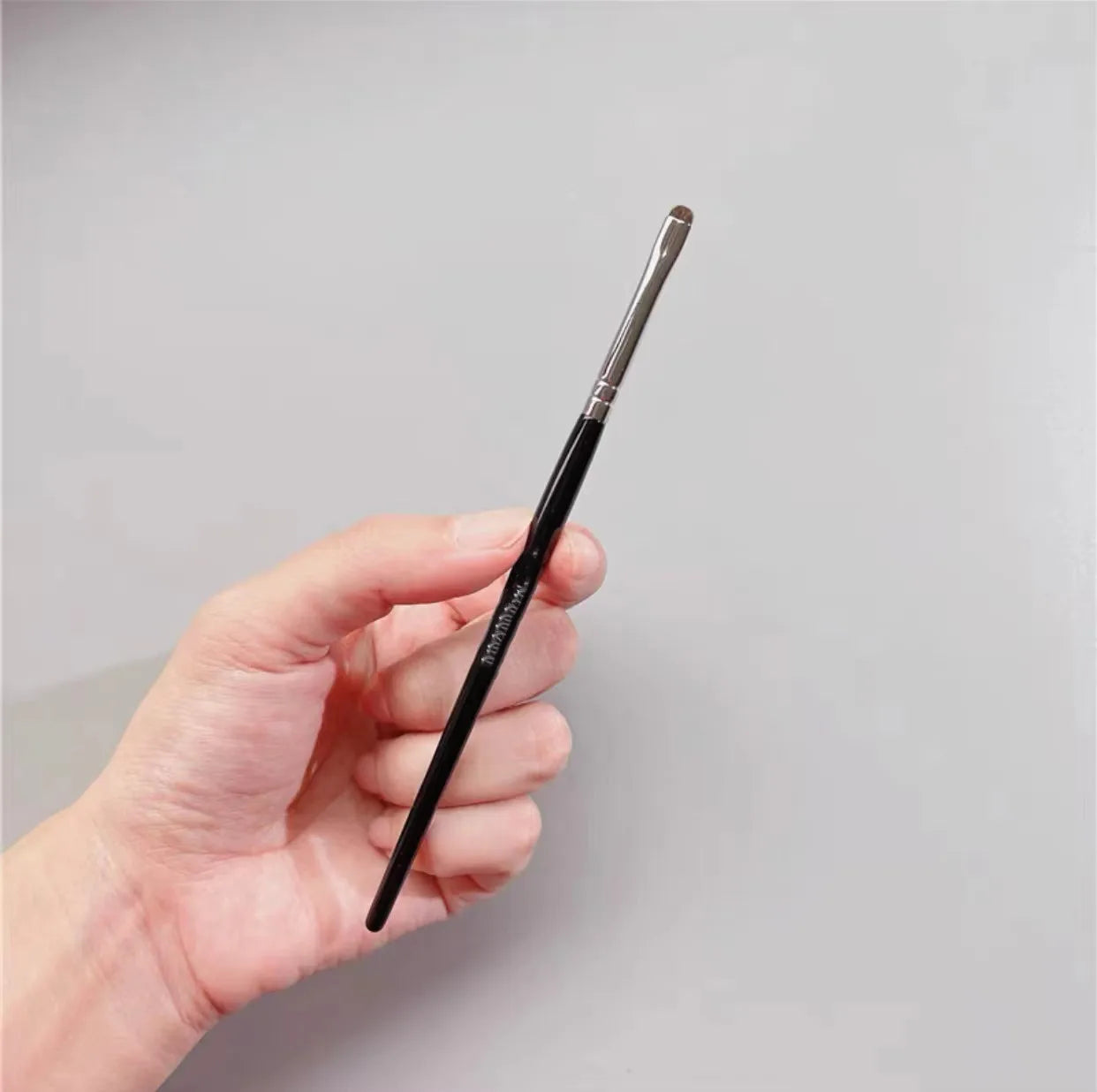 1pc Detail small Eyeshadow Make up brush Pony hair Precision Eye shadow Makeup brushes Tapered Smudge cosmetic tools